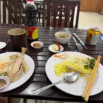 com-ga-canh-ngon-va-phan-dui-ga-goi-them