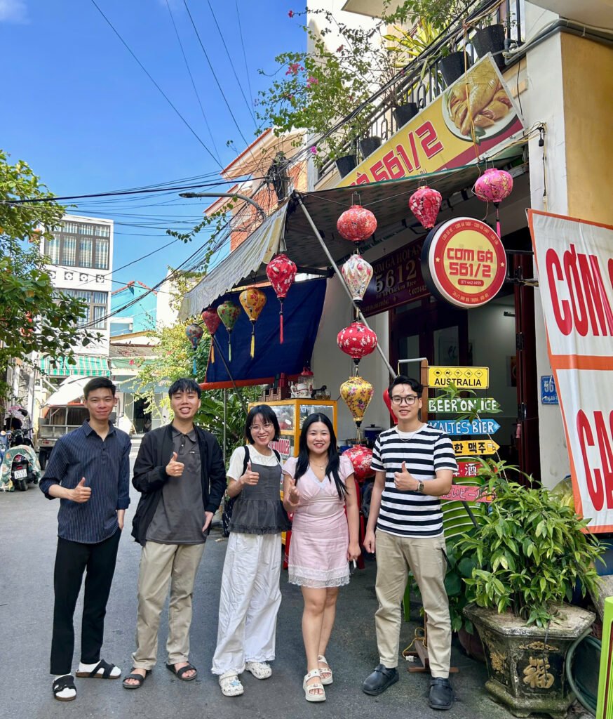 quán cơm gà ngon trung tâm Hội An