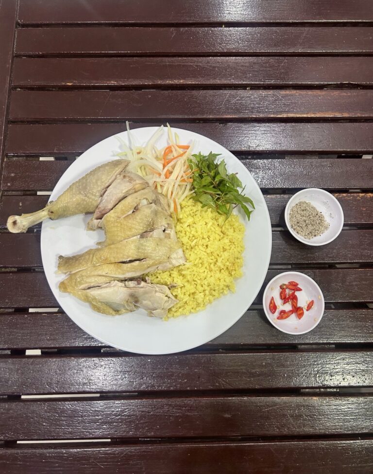 Cơm Nguyên Đùi (góc tư) tại Cơm Gà Hội An 5612