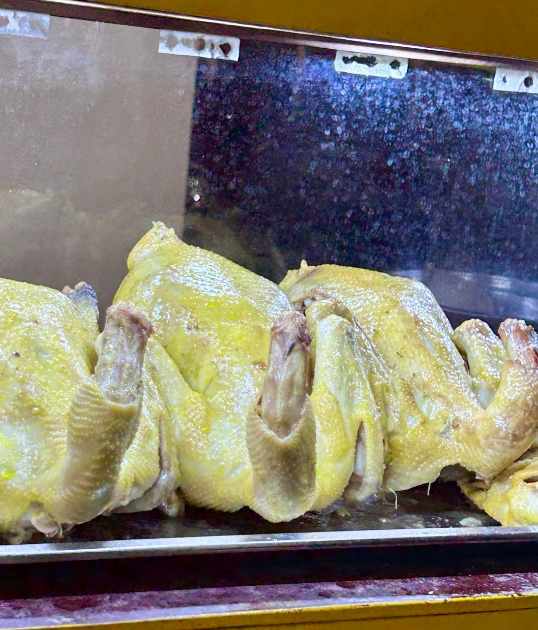 Gà luộc nguyên con Hội An: Giá và cách đặt trước 1 ga-luoc-nguyen-con-hoi-an